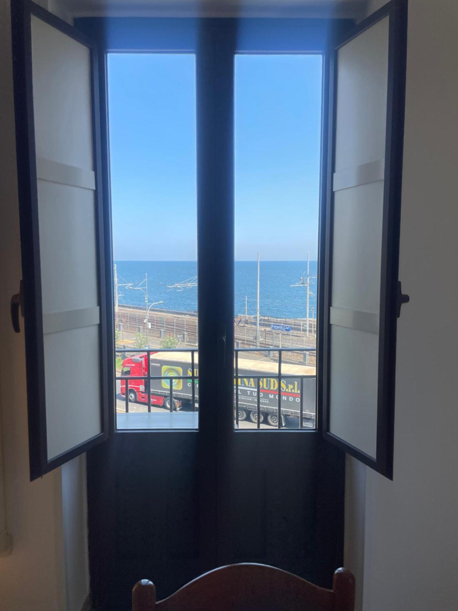 Sea View Apartment Catania Exterior photo